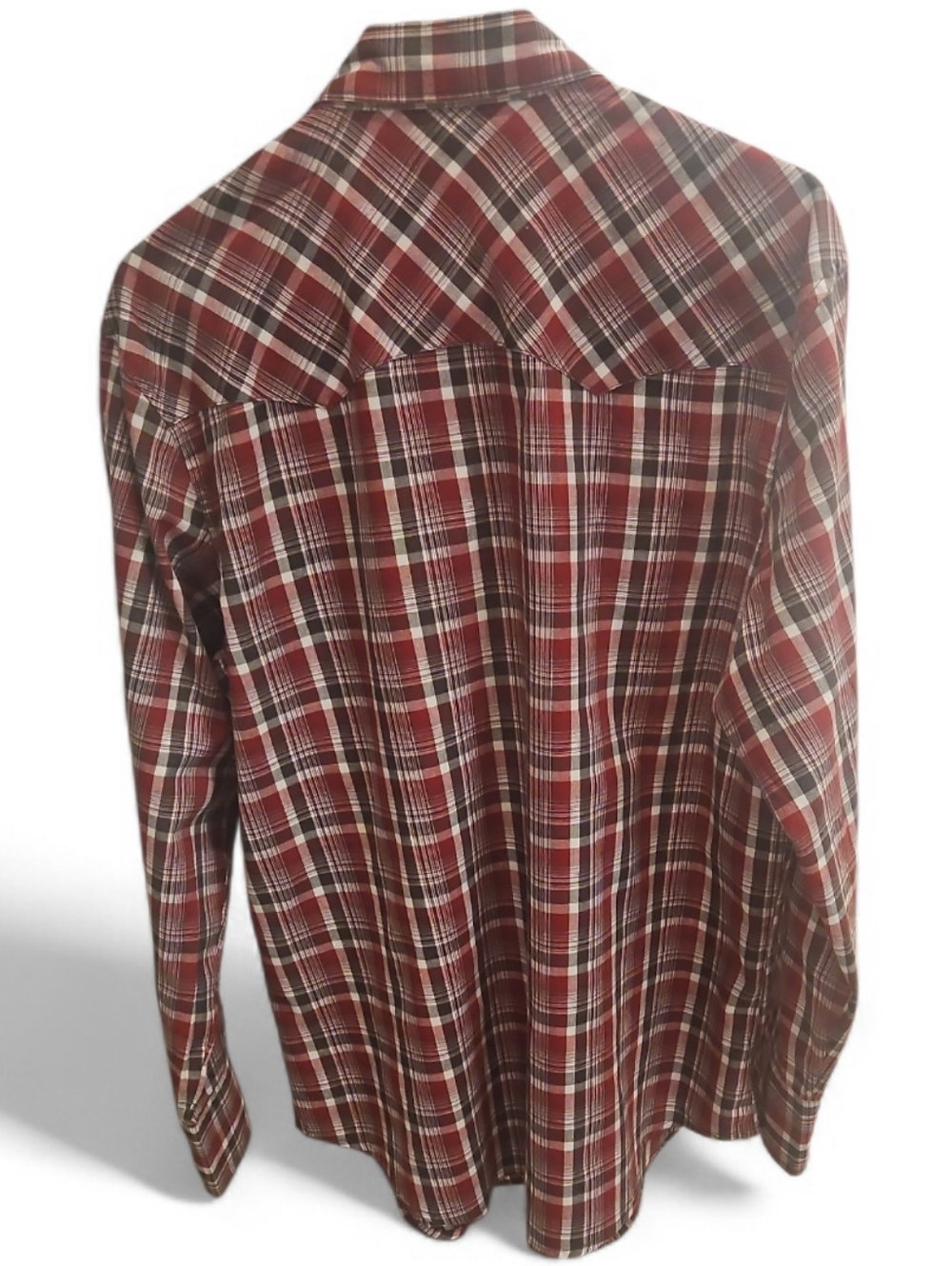Wrangler Men's Red and White Plaid Western Button-Down Shirt - Picture 2 of 4